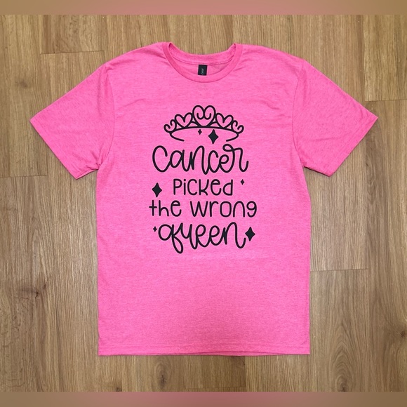 Tops - Wrong queen shirt